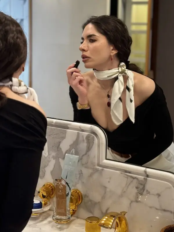 White Scarf Art Deco